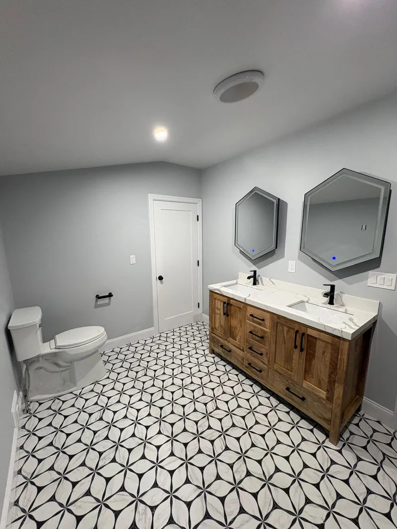Vanity & tile bath